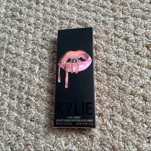 NEW Kylie Cosmetics Bare Velvet Lip Kit